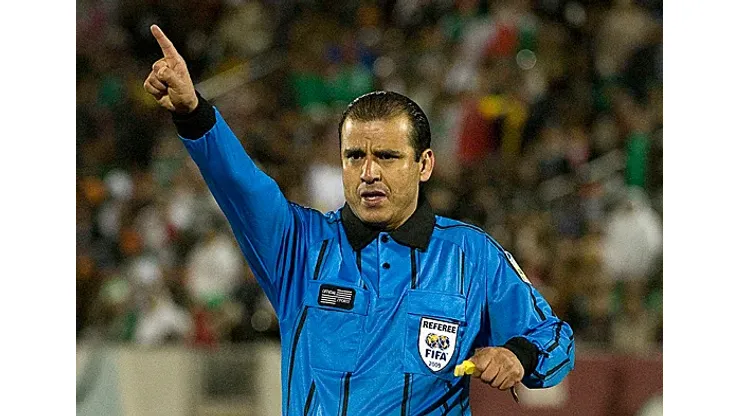 Referee Baldomero Toledo. Mexico defeated Bolivia 5-1 in an international friendly played at Dick's Sporting Goods Park, Commerce City, Colorado. March 11, 2009.
