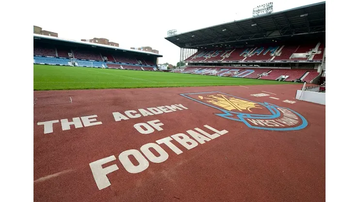 Pr Shoot – Premier League PR Shoot 15/08/2012 – Upton Park – 15/8/12 VML Stadium Shoots – West Ham United Mandatory Credit: Action Images / Alan Walter
