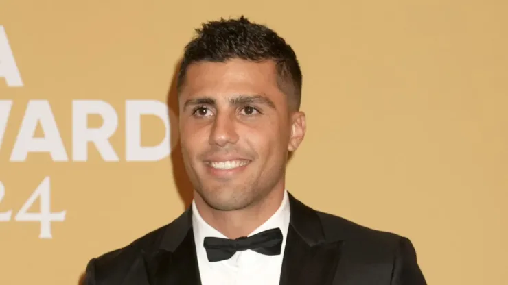 Rodri with his Premier League Team of the Year award for 2023/24 during the PFA Awards 2024 at Manchester Opera House on August 20, 2024 in Manchester, England.
