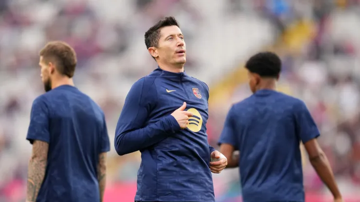 Barcelona faces a strategic challenge: balancing the need for a top forward with Robert Lewandowski's continued presence and desire to extend his contract.
