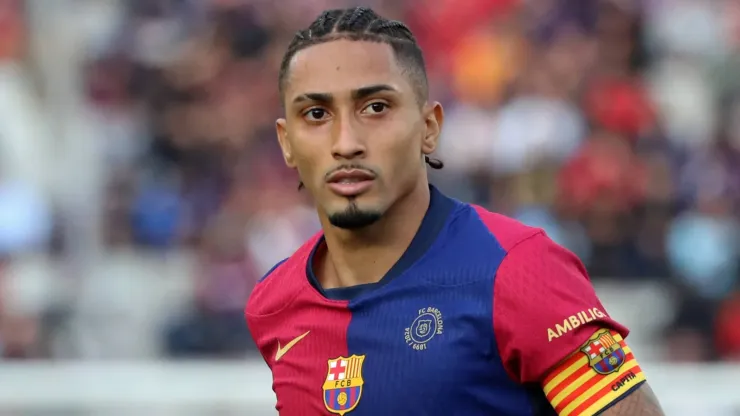 Raphinha Dias plays during the match between FC Barcelona and UD Las Palmas, corresponding to week 15 of LaLiga EA Sports, at the Lluis Companys Stadium in Barcelona, Spain, on November 30, 2024.
