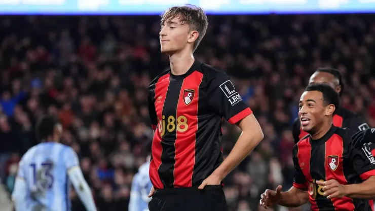 Bournemouth s Dean Huijsen (centre) celebrates scoring the opening goal with team mates during the Premier League match at the Vitality Stadium, Bournemouth.
