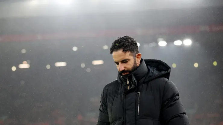 Manchester United striker Joshua Zirkzee was recently jeered by his own fans, prompting sympathy from Sky Sports pundit Gary Neville.
