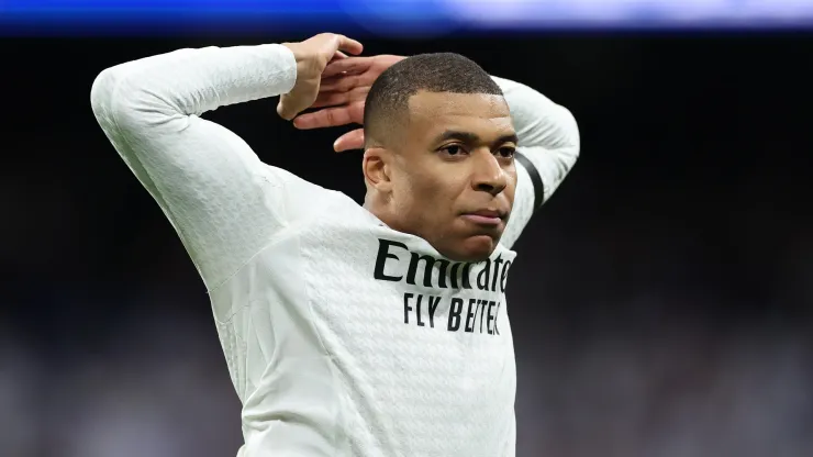 Brahim Díaz, who recently suffered from a fever, has fully recovered and participated in a full training session.
