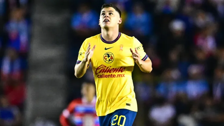 Richard Sanchez of America during the Semifinal second leg match between Cruz Azul and America as part of the Liga BBVA MX, Torneo Apertura 2024 at Ciudad de los Deportes Stadium on December 08, 2024 in Mexico City, Mexico.
