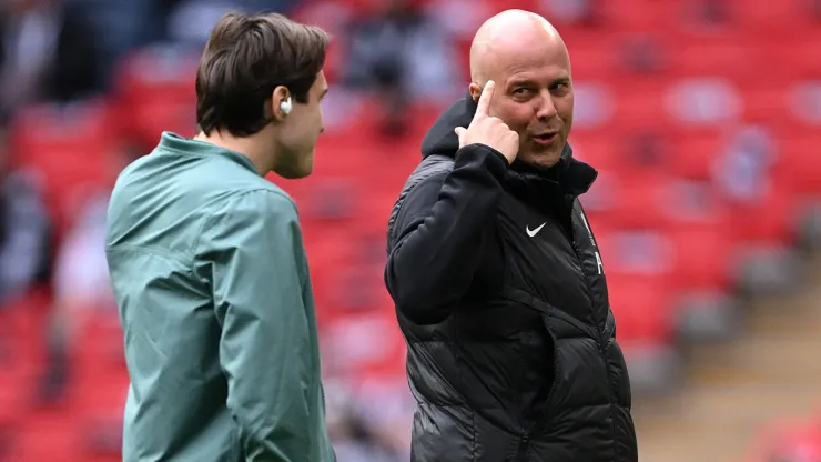 Transfer expert Fabrizio Romano reported that Liverpool have made initial contact with Isak's representatives.
