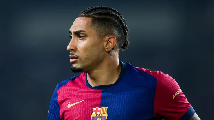 A controversial refereeing performance fueled Raphinha's anger after Barcelona's draw against Betis. 
