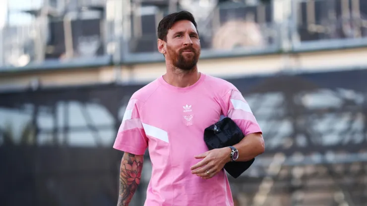 While there has been no formal approach, Pedro’s comments may be the beginning of a transfer window storyline to follow.
