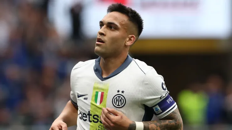 Lautaro Martinez of FC Internazionale celebrates after scoring their team's second goal during the Serie A match between FC Internazionale and Cagliari Calcio at Stadio Giuseppe Meazza on April 12, 2025 in Milan, Italy.
