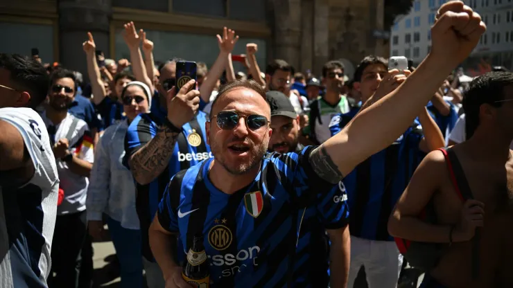 A subway train en route to the Allianz Arena had to pause its service as security forces stepped in to calm the situation. 
