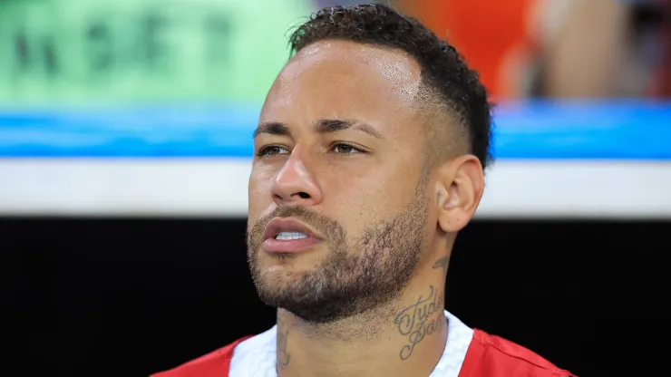 Neymar Jr of Santos looks on prior to the match between Fluminense and Santos as part of Brasileirao 2025 at Maracana Stadium on April 13, 2025 in Rio de Janeiro, Brazil.
