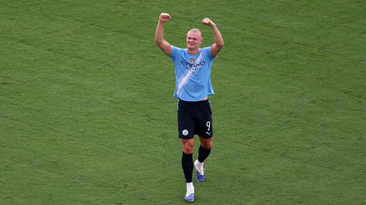Manchester City topped Group G with a dominant 5–2 win over Juventus and will face the runner-up from Group H in the Round of 16.
