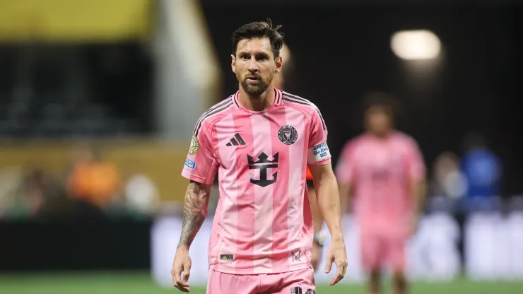 Despite speculation about a possible move to Newell’s Old Boys, the report calls that scenario extremely unlikely, reaffirming Messi’s current loyalty to Inter Miami.

