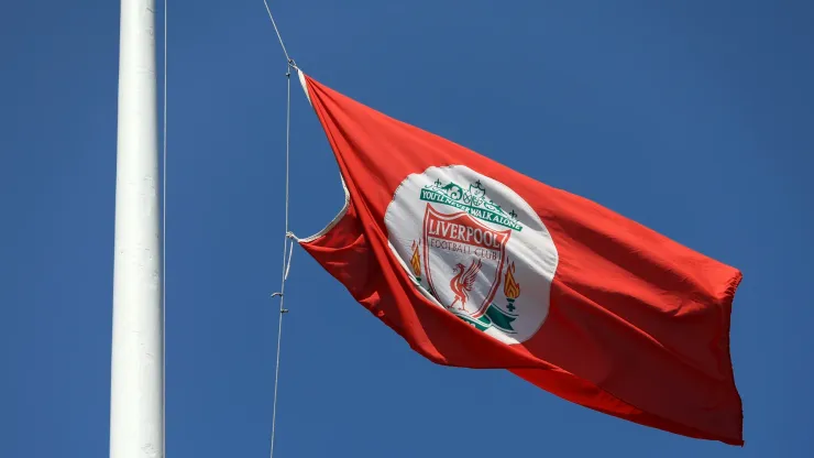 Liverpool confirmed the news and flew the club flag at half-staff at Anfield, while fans gathered outside the stadium to leave flowers, scarves, and jerseys in tribute.