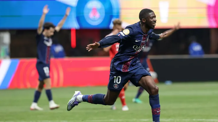 Ousmane Dembélé capitalized on a defensive error to score a brilliant goal.
