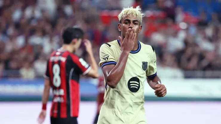 Despite trailing 2–1 after goals from Cho Youngwook and Yazan Al-Arab, Barça responded with six unanswered goals to dominate the match.
