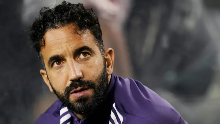 Marcus Rashford has been loaned to Barcelona, Alejandro Garnacho is on the exit list, and Højlund’s future remains uncertain.
