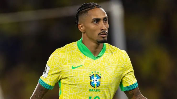 Raphinha of Brazil gestures during the match between Brazil and Chile as part of the South American FIFA World Cup 2026 Qualifier at Maracana Stadium on September 04, 2025 in Rio de Janeiro, Brazil.
