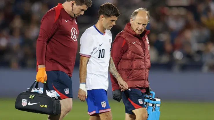 Christian Pulisic  of the United States leaves the game after picking up an injury vs Australia.
