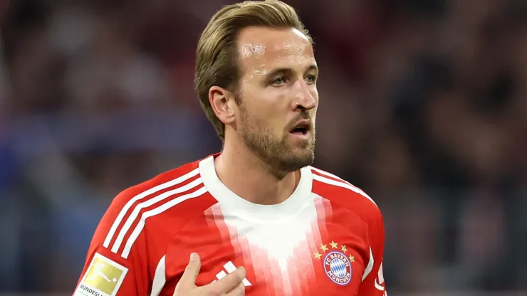Harry Kane of FC Bayern München looks on during the Bundesliga match.
