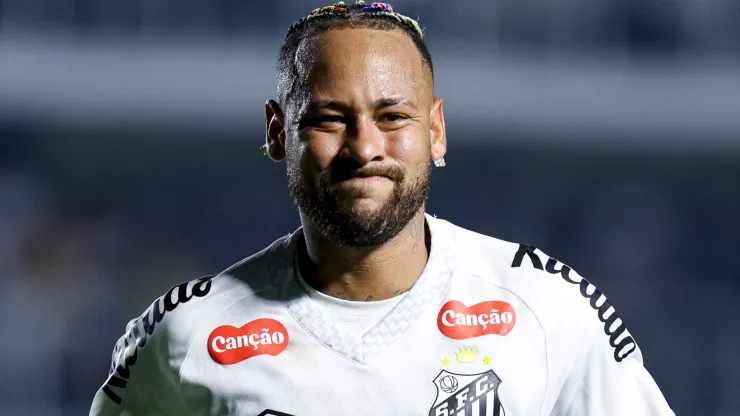 Neymar of Santos reacts during the Brasileirao 2025.
