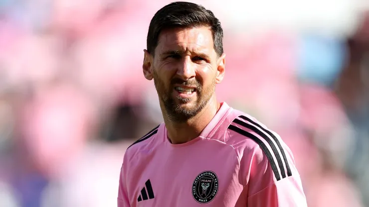 Lionel Messi #10 of Inter Miami CF warms up before the Audi 2025 MLS Cup.
