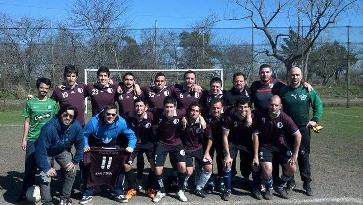 Volpi con la 23 y Franco Cardinali con la 9, abajo a la derecha.