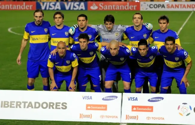 El equipo titular de Boca en la final de la Copa Libertadores 2012 ante Corinthians. (REUTERS/Nacho Doce)