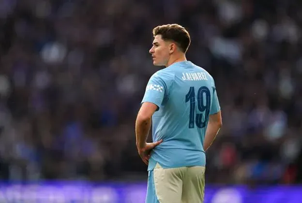 Julián Álvarez tuvo pocas chances en el partido ante Chelsea. (IMAGO / PA Images)