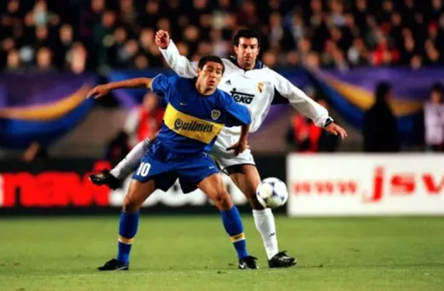 La camiseta que utilizó Juan Román Riquelme vs. Real Madrid volverá a la Argentina. Getty Images.