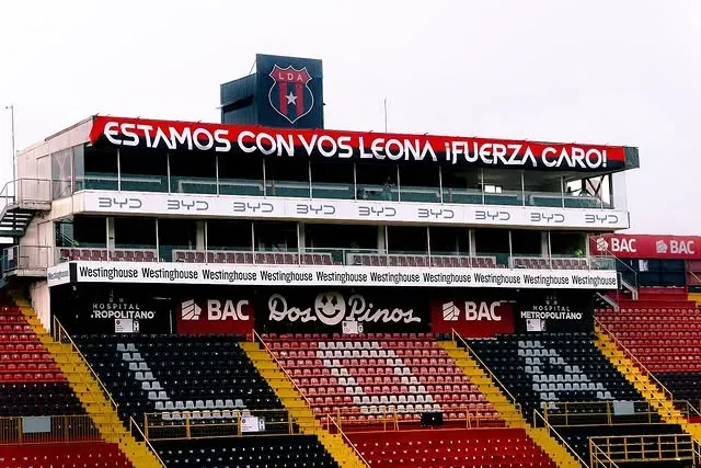 El gesto de Alajuelense para Carolina Jaikel (LDA).