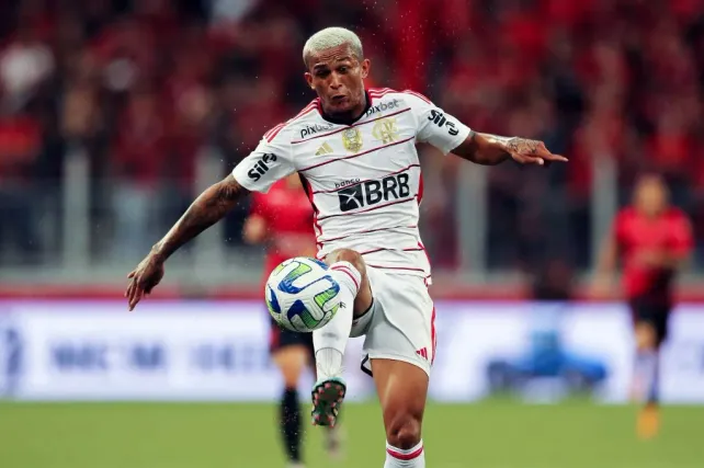 Wesley em ação pelo Flamengo. (Photo by Heuler Andrey/Getty Images)
