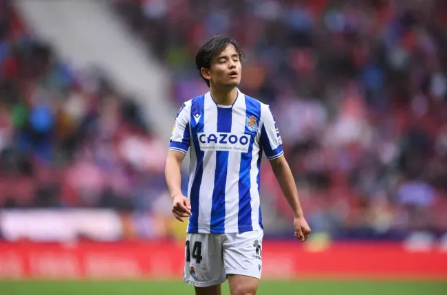 Takefusa Kubo em ação com a camisa da Real Sociedad. (Photo by Denis Doyle/Getty Images)