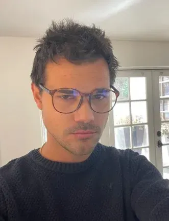 Reprodução/Instagram-@taylorlautner