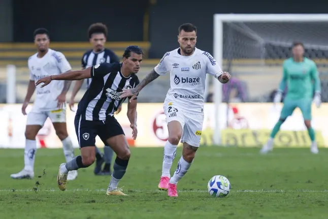 Lucas Lima em partida contra o Botafogo. (Photo by Ricardo Moreira/Getty Images)