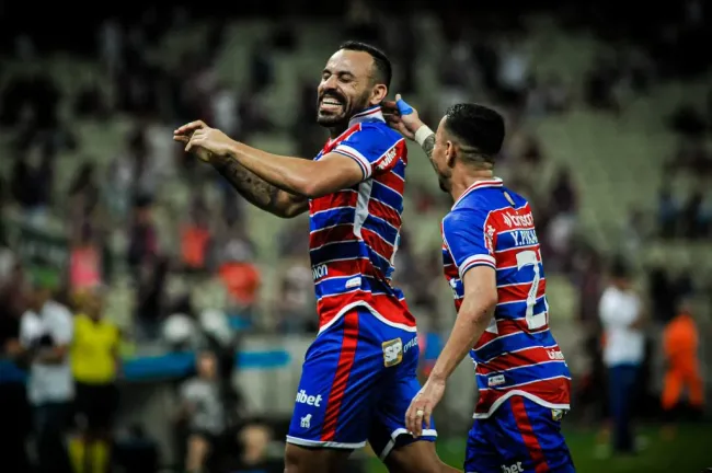 Foto: Kely Pereira/AGIF – Moisés está em final de processo de venda do Fortaleza ao Cruz Azul. Santos tinha interesse no atacante desde o fim de 2022