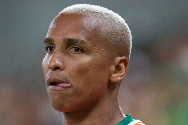 Foto: Gil Gomes/AGIF – Ex-Vasco e Palmeiras, Deyverson hoje defende a camisa do Cuaibá na Série A