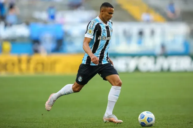 Foto: Pedro H. Tesch/AGIF – Vanderson nos tempos de Grêmio.