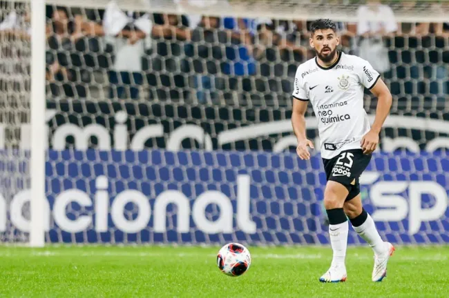 Bruno Méndez em ação pelo Corinthians Foto: Marcello Zambrana/AGIF