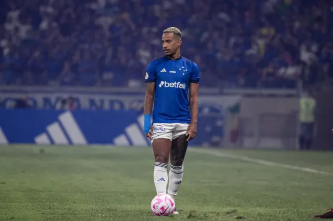 Foto: Fernando Moreno/AGIF – Matheus Pereira voltou a atuar nas últimas partidas do Cruzeiro