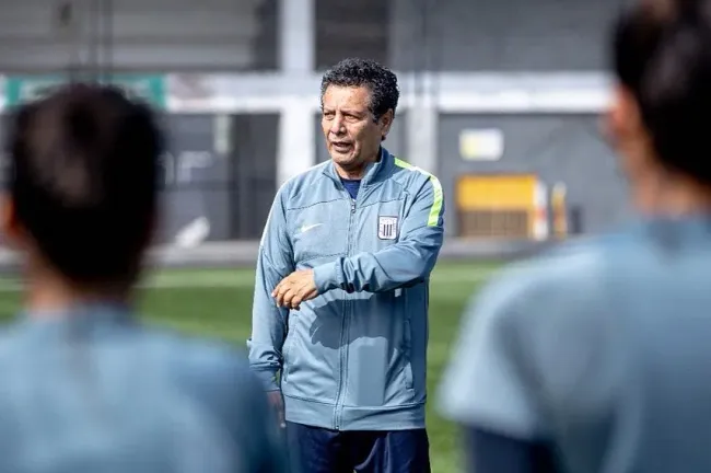 César Cueto en una de sus visitas a Alianza Lima. (Foto: Club Alianza Lima).