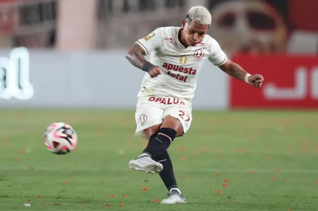 Nelson Cabanillas en Universitario de Deportes. (Foto: IMAGO)-