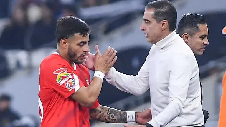Renato-Alexis, una relación de afecto más allá del DT-jugador [Foto: Toluca]
