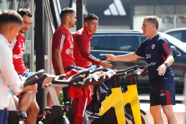 Eduardo Berizzo ya tiene a la adulta y la Sub 23 de Chile en Juan Pinto Durán. Foto: Comunicaciones La Roja.