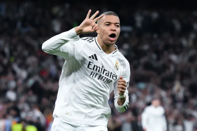 Kylian Mbappe hizo el triplete del Real Madrid contra el Manchester City por Champions (Getty Images)