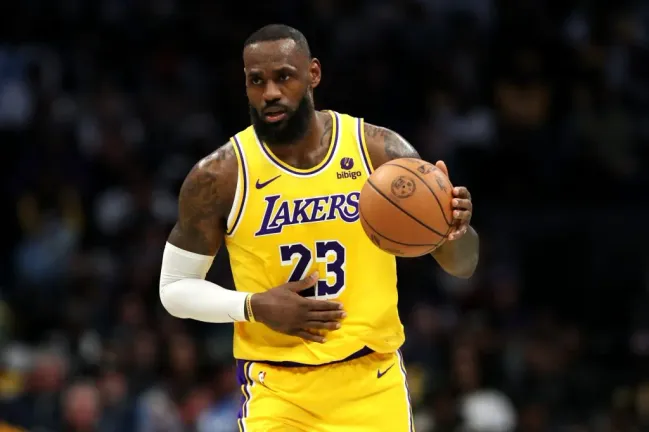 LeBron James #23 of the Los Angeles Lakers (Photo by David Jensen/Getty Images)