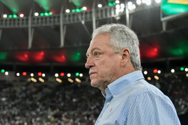 Abel Braga tecnico do Fluminense durante partida contra o Internacional no estadio Maracana pelo campeonato Brasileiro A 2022. Foto: Thiago Ribeiro/AGIF