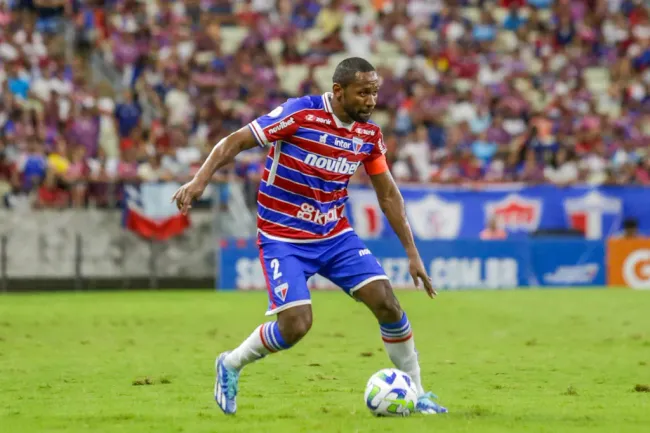 Tinga durante partida contra o Goiás no Campeonato Brasileiro A 2023. Foto: Lucas Emanuel/AGIF