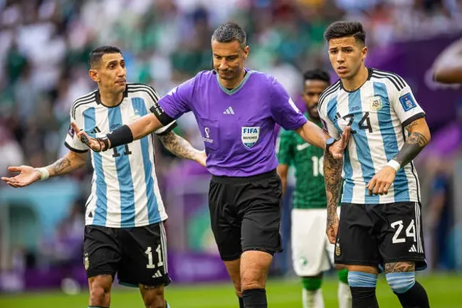 Slavko Vincic dirigió Argentina vs. Arabia Saudita en Qatar 2022.
