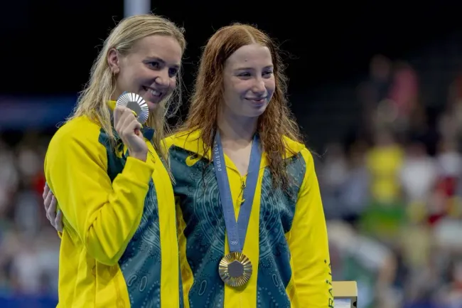 Mollie O’Callaghan y Ariarne Titmus hicieron el 1-2 de Australia en los 200m libres. IMAGO
